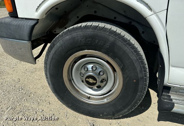 image for item EE7757 2009 Chevrolet  Express 3500 van