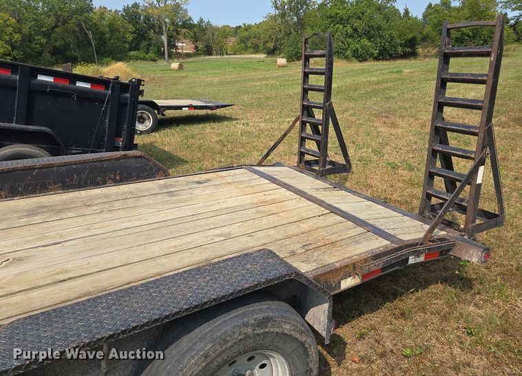 image for item EE8500 2011 Lamar  Carhauler equipment trailer