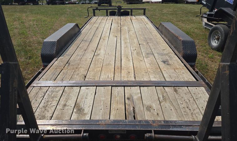 image for item EE8500 2011 Lamar  Carhauler equipment trailer