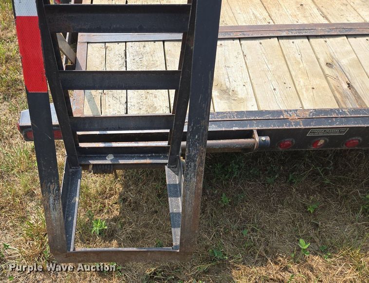 image for item EE8500 2011 Lamar  Carhauler equipment trailer