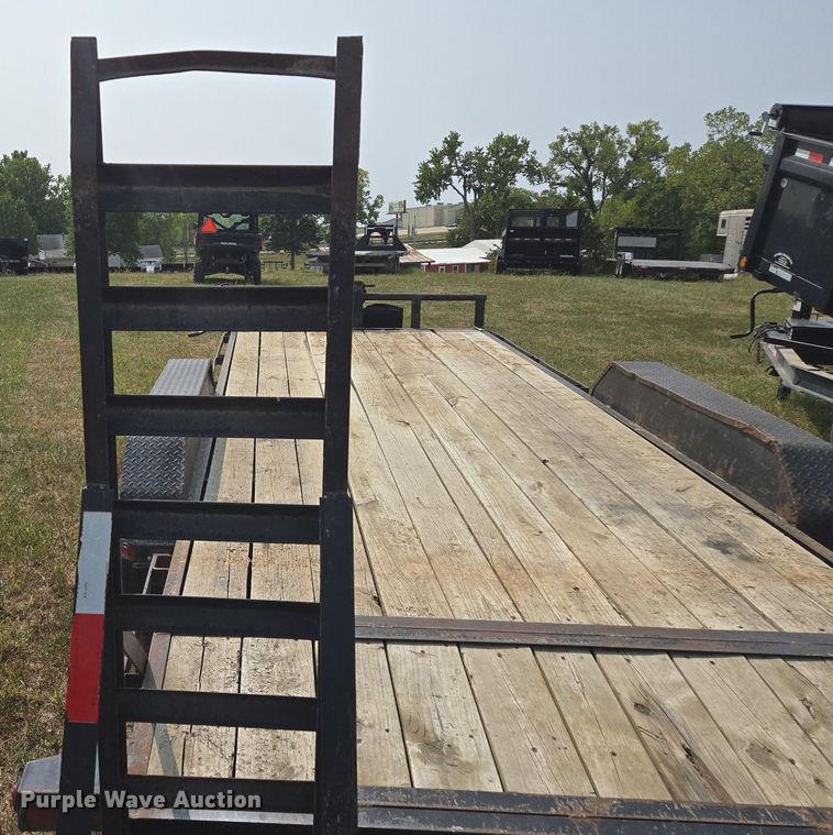 image for item EE8500 2011 Lamar  Carhauler equipment trailer