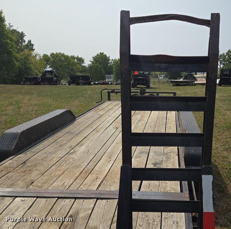 image for item EE8500 2011 Lamar  Carhauler equipment trailer