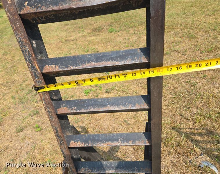 image for item EE8500 2011 Lamar  Carhauler equipment trailer