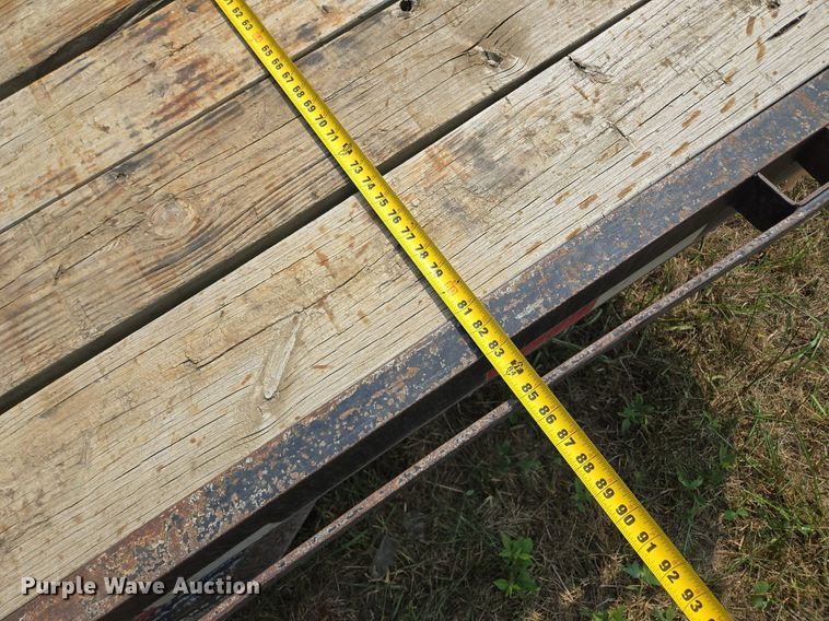 image for item EE8500 2011 Lamar  Carhauler equipment trailer