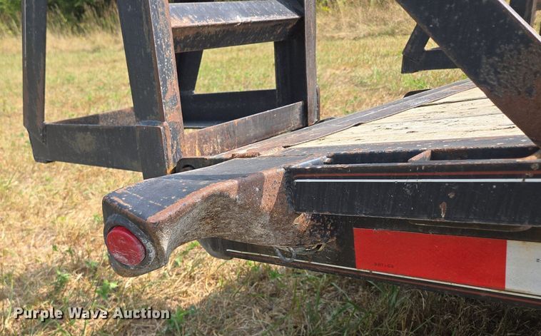 image for item EE8500 2011 Lamar  Carhauler equipment trailer