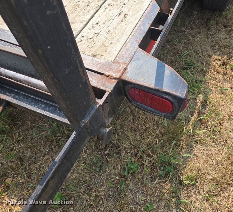 image for item EE8500 2011 Lamar  Carhauler equipment trailer