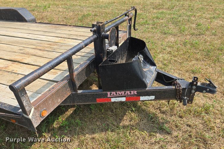 image for item EE8500 2011 Lamar  Carhauler equipment trailer