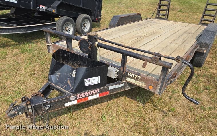 image for item EE8500 2011 Lamar  Carhauler equipment trailer