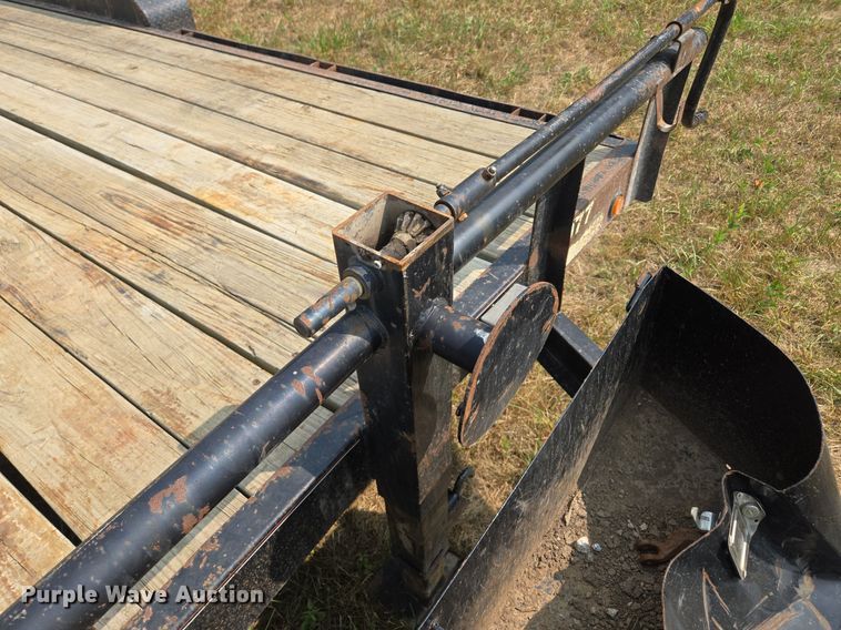 image for item EE8500 2011 Lamar  Carhauler equipment trailer