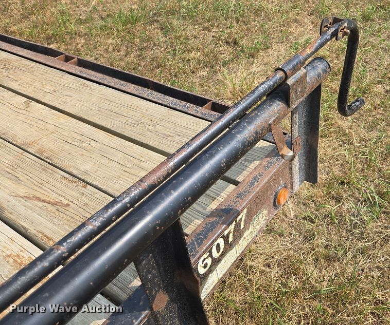 image for item EE8500 2011 Lamar  Carhauler equipment trailer