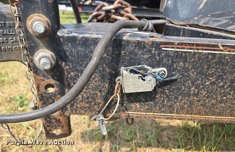 image for item EE8500 2011 Lamar  Carhauler equipment trailer