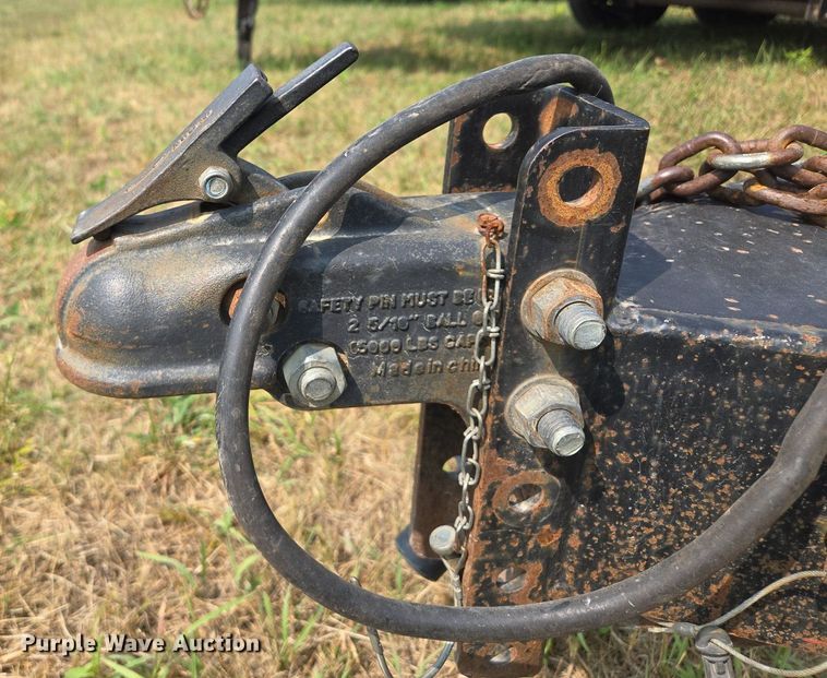 image for item EE8500 2011 Lamar  Carhauler equipment trailer