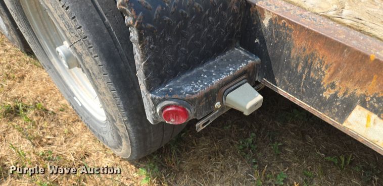 image for item EE8500 2011 Lamar  Carhauler equipment trailer