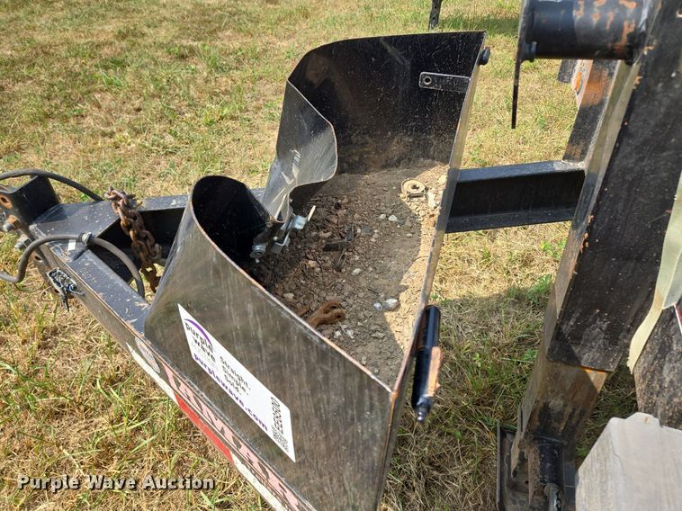 image for item EE8500 2011 Lamar  Carhauler equipment trailer