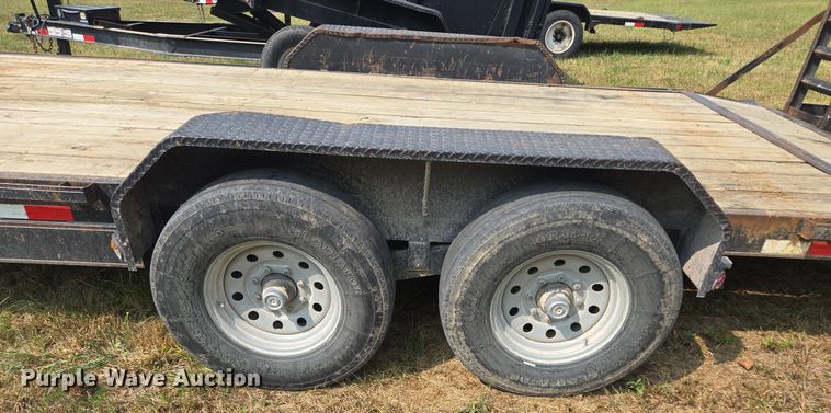 image for item EE8500 2011 Lamar  Carhauler equipment trailer