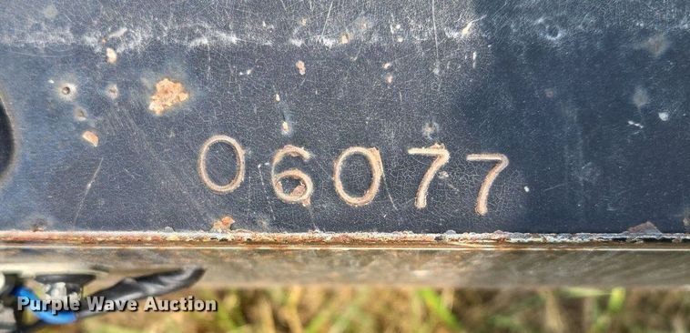 image for item EE8500 2011 Lamar  Carhauler equipment trailer