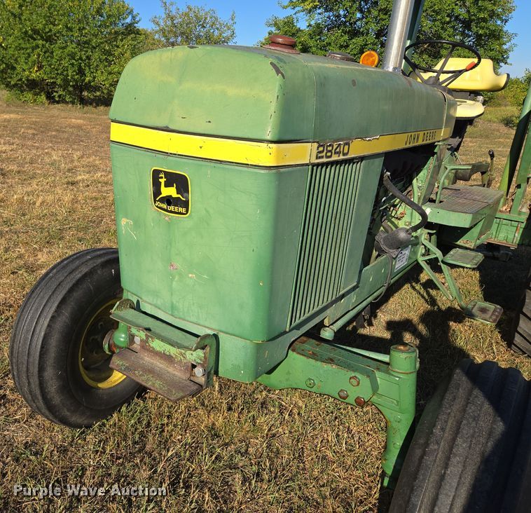 image for item EE8504 1978 John Deere  2840 tractor