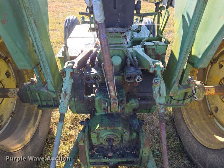 image for item EE8504 1978 John Deere  2840 tractor