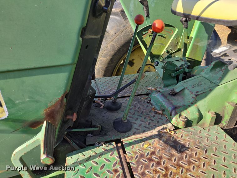 image for item EE8504 1978 John Deere  2840 tractor