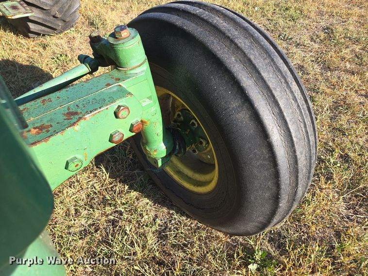 image for item EE8504 1978 John Deere  2840 tractor