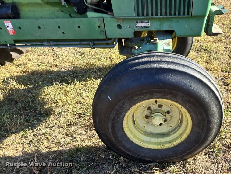 image for item EE8504 1978 John Deere  2840 tractor