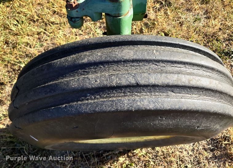 image for item EE8504 1978 John Deere  2840 tractor