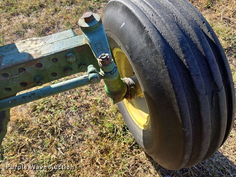 image for item EE8504 1978 John Deere  2840 tractor