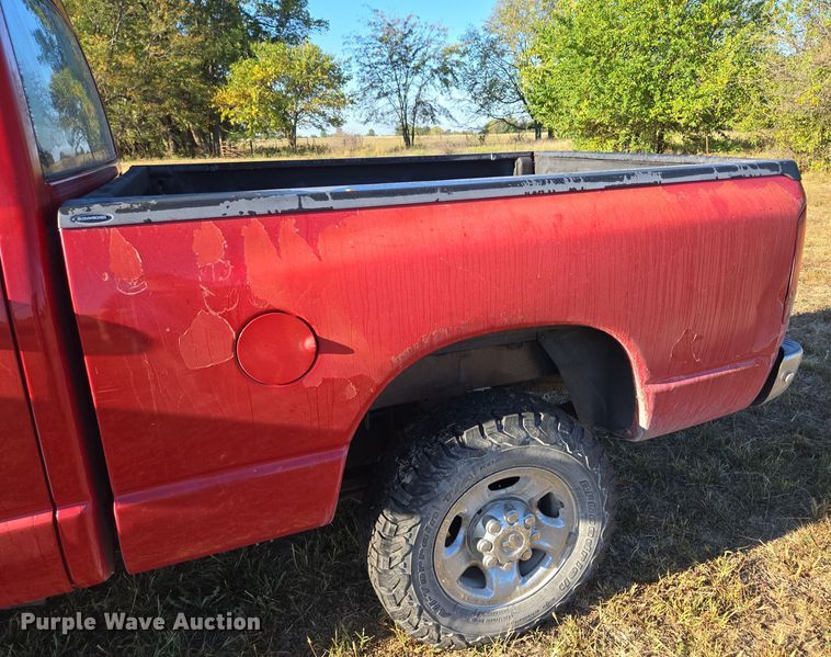 image for item EE8505 2004 Dodge Ram 2500 Quad Cab pickup truck
