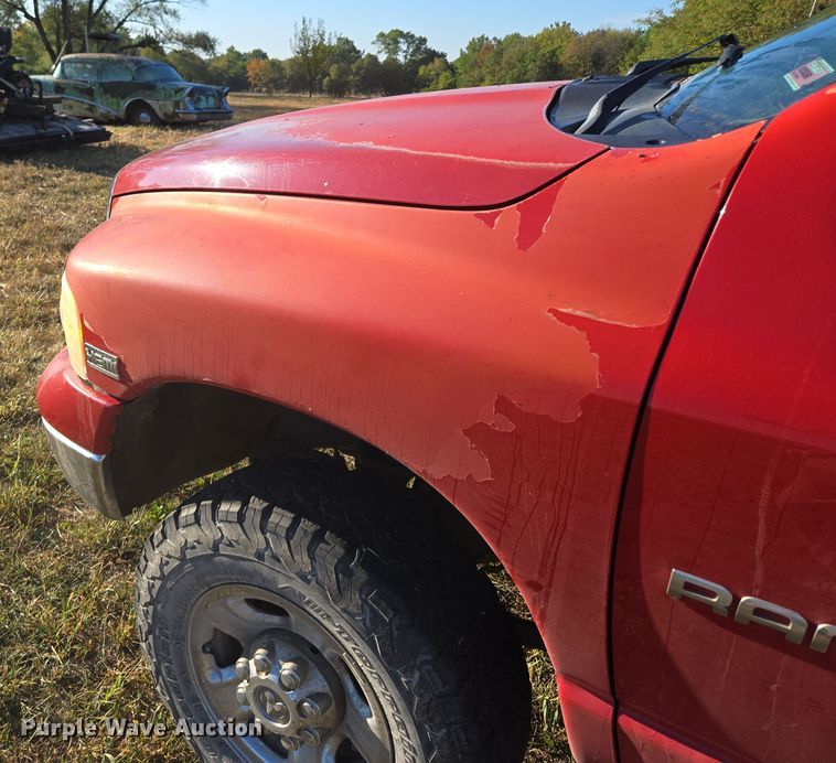 image for item EE8505 2004 Dodge Ram 2500 Quad Cab pickup truck