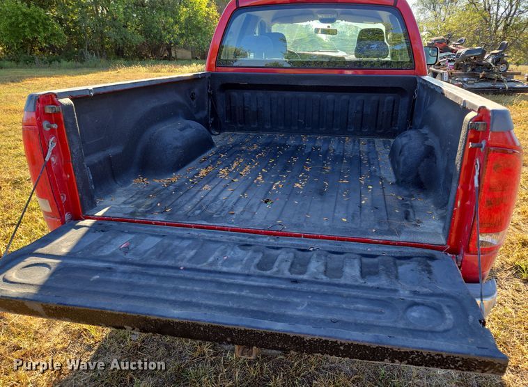 image for item EE8505 2004 Dodge Ram 2500 Quad Cab pickup truck