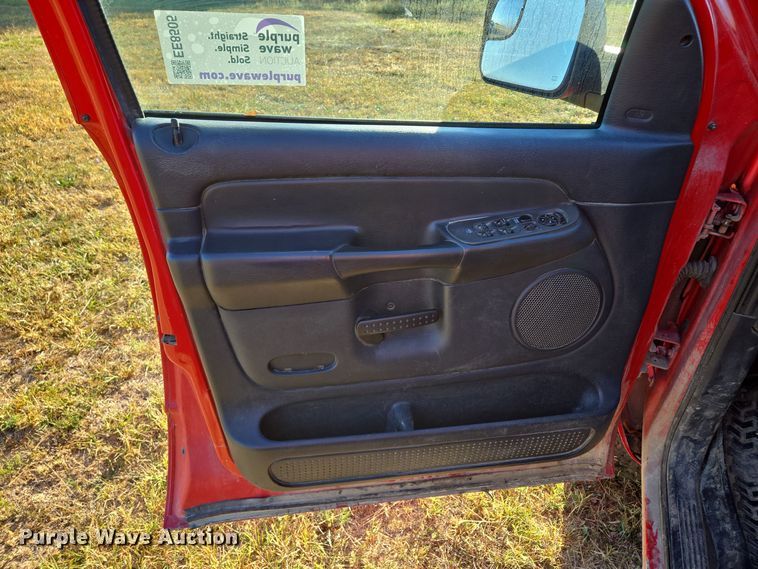 image for item EE8505 2004 Dodge Ram 2500 Quad Cab pickup truck