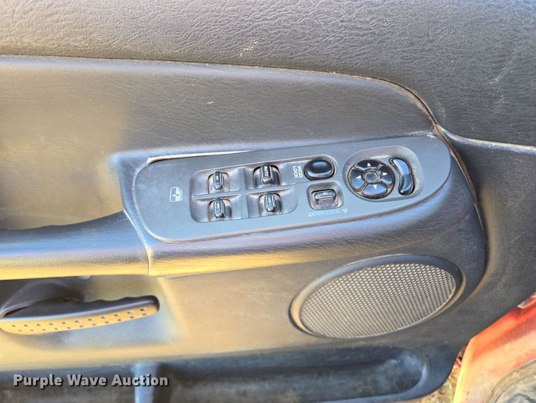 image for item EE8505 2004 Dodge Ram 2500 Quad Cab pickup truck