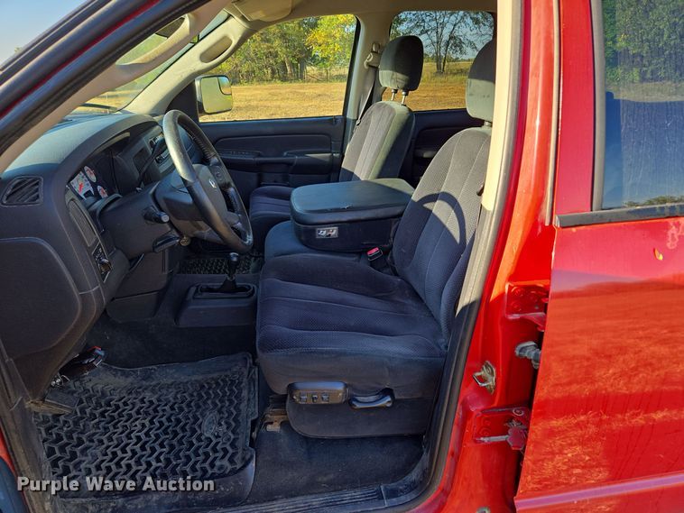 image for item EE8505 2004 Dodge Ram 2500 Quad Cab pickup truck