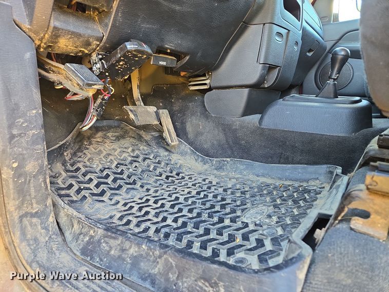 image for item EE8505 2004 Dodge Ram 2500 Quad Cab pickup truck