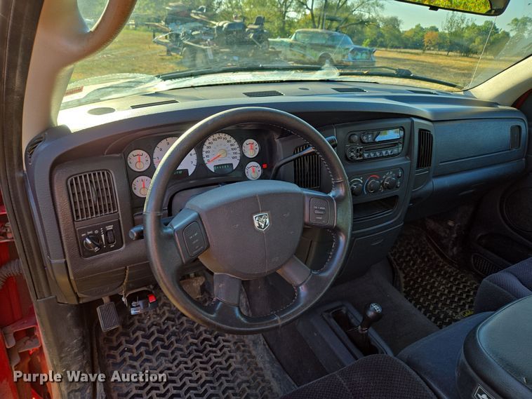image for item EE8505 2004 Dodge Ram 2500 Quad Cab pickup truck