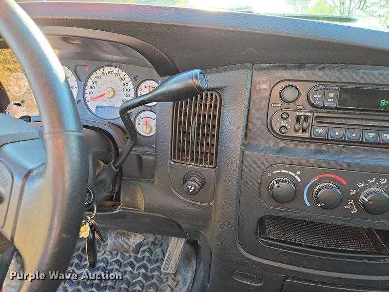 image for item EE8505 2004 Dodge Ram 2500 Quad Cab pickup truck