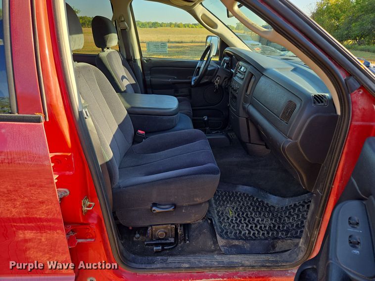 image for item EE8505 2004 Dodge Ram 2500 Quad Cab pickup truck