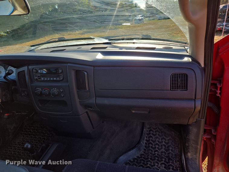 image for item EE8505 2004 Dodge Ram 2500 Quad Cab pickup truck