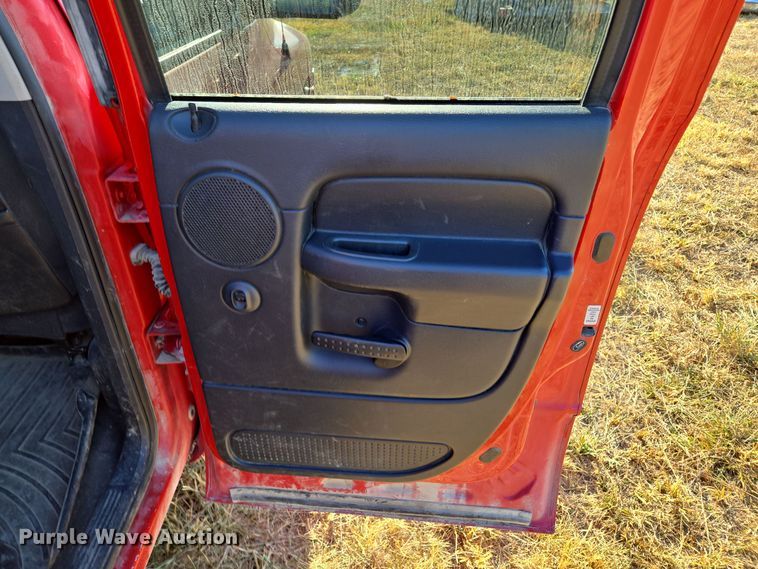 image for item EE8505 2004 Dodge Ram 2500 Quad Cab pickup truck