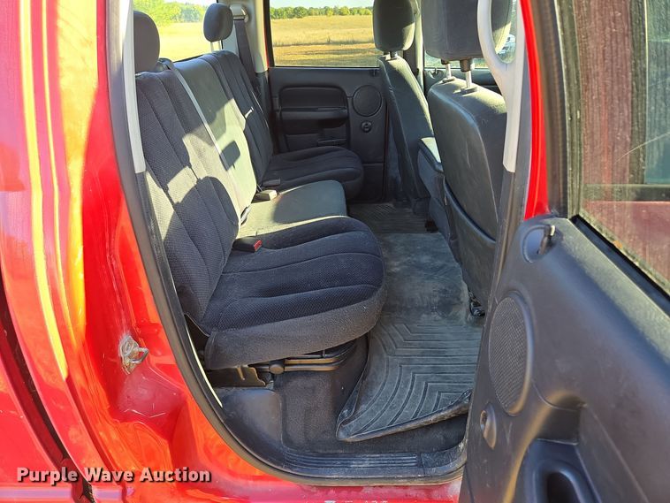 image for item EE8505 2004 Dodge Ram 2500 Quad Cab pickup truck