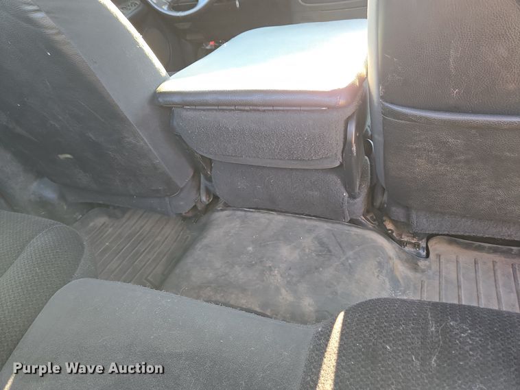 image for item EE8505 2004 Dodge Ram 2500 Quad Cab pickup truck