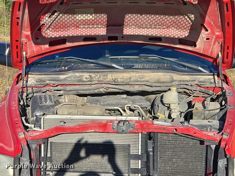 image for item EE8505 2004 Dodge Ram 2500 Quad Cab pickup truck