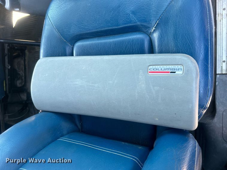 image for item EG1021 2004 Freightliner  Columbia flatbed truck