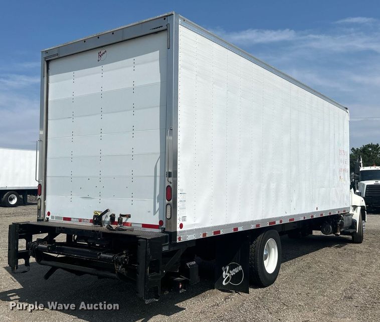 image for item EG1035 2015 Hino 268 box truck