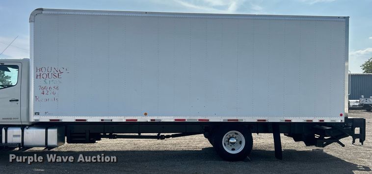 image for item EG1035 2015 Hino 268 box truck