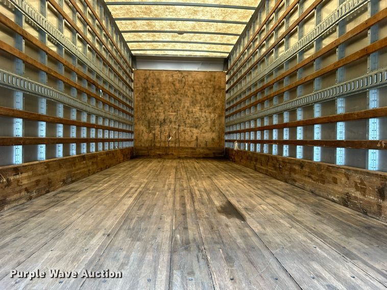 image for item EG1035 2015 Hino 268 box truck