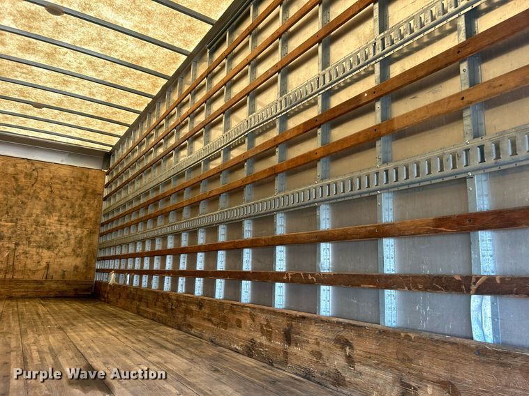 image for item EG1035 2015 Hino 268 box truck