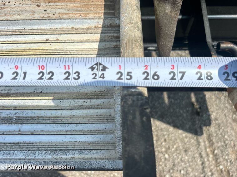 image for item EG1035 2015 Hino 268 box truck