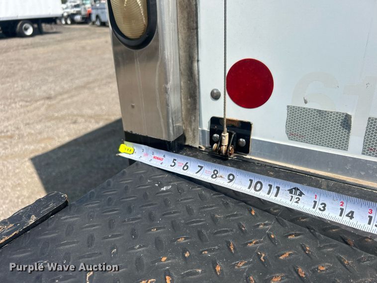 image for item EG1035 2015 Hino 268 box truck