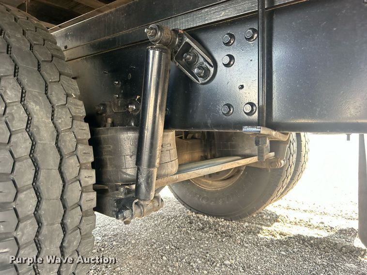 image for item EG1035 2015 Hino 268 box truck